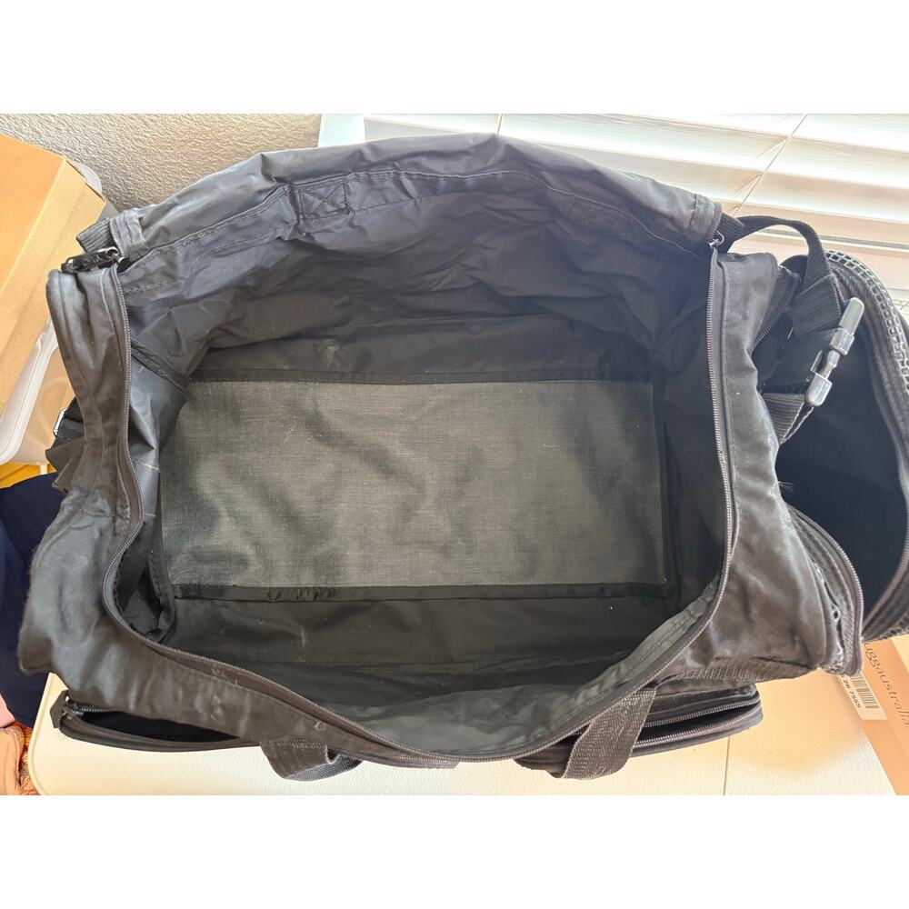 Vintage 90s TYR H20 Max Swim Fitness Duffle Bag Athlete Travel Gym Bag Black - Picture 11 of 16